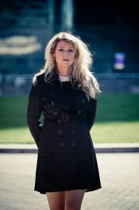Aurore en noir sous le soleil de la Défense